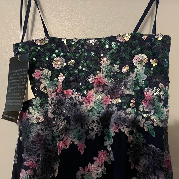 Basix Black Label Gown SZ 4 NWT!! - Picture 15 of 16